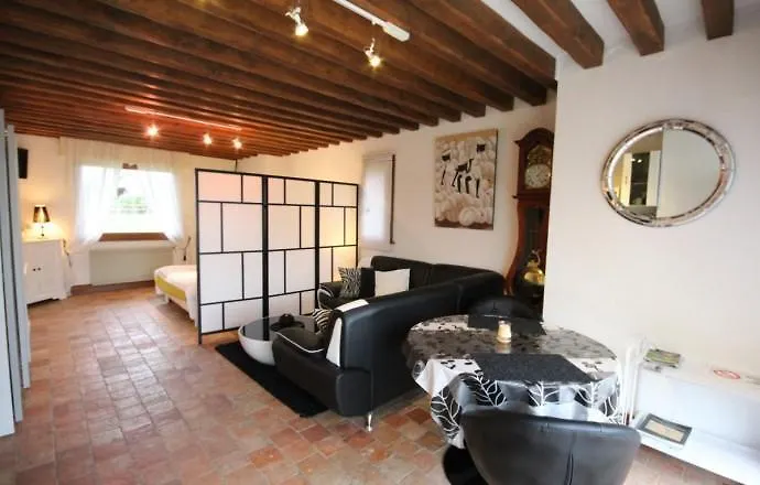 Les Hibiscus Онфлёр